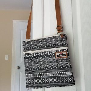 Kavu cross body bag
